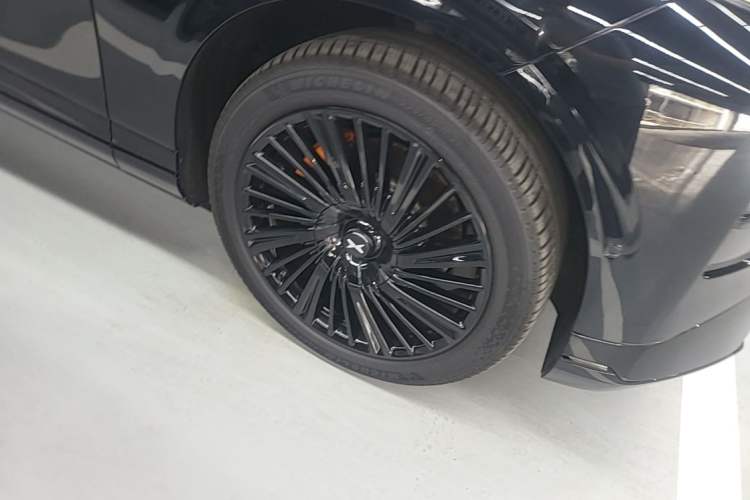 Used XPeng G9 2025 725 with Ultra-Long Range Max Right Front Wheel Hub