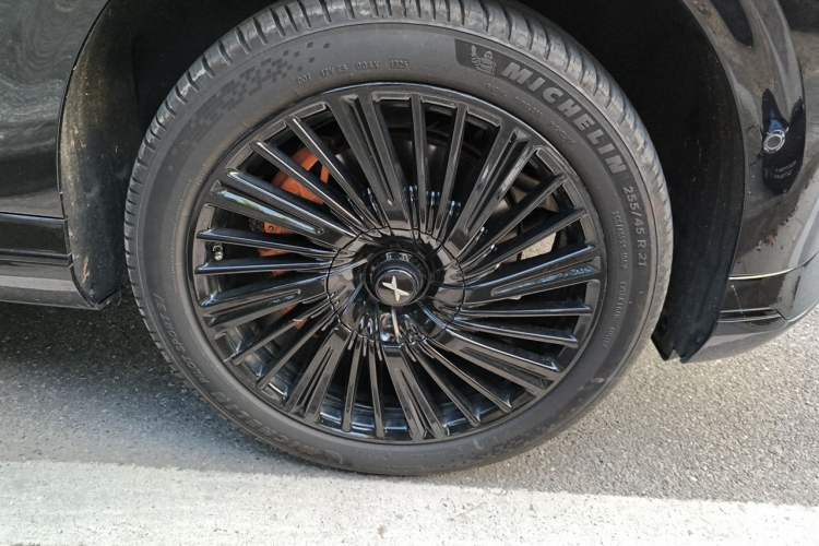 Used XPeng G9 2025 725 with Ultra-Long Range Max Right Front Wheel Hub