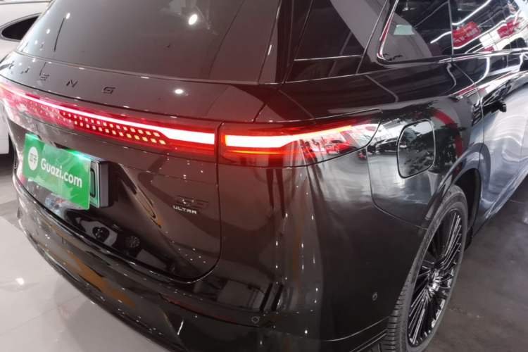 Used XPeng G9 2025 725 with Ultra-Long Range Max Right Rear Taillight