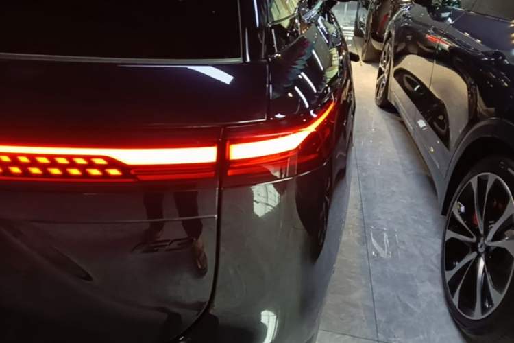 Used XPeng G9 2025 725 with Ultra-Long Range Max Right Rear Taillight