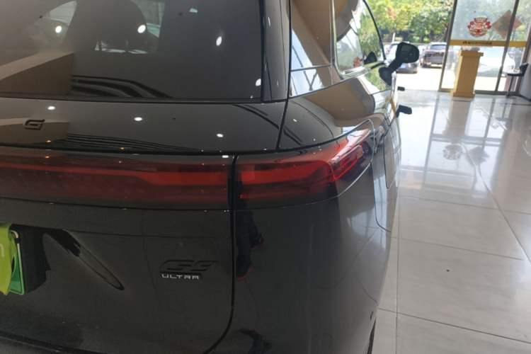 Used XPeng G9 2025 725 with Ultra-Long Range Max Right Rear Taillight