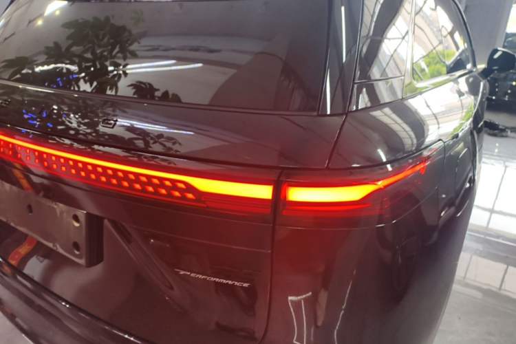Used XPeng G9 2025 680 Ultra-Long Range All-Wheel Drive Max Right Rear Taillight