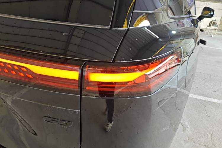 Used XPeng G9 2025 725 with Ultra-Long Range Max Right Rear Taillight