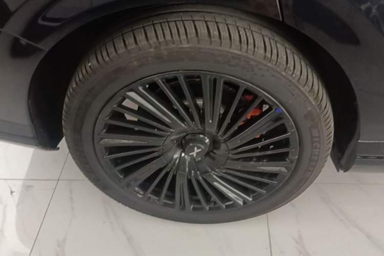 Used XPeng G9 2025 725 with Ultra-Long Range Max Right Rear Wheel Hub