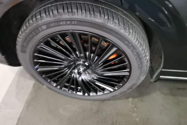 Used XPeng G9 2025 725 with Ultra-Long Range Max Right Rear Wheel Hub