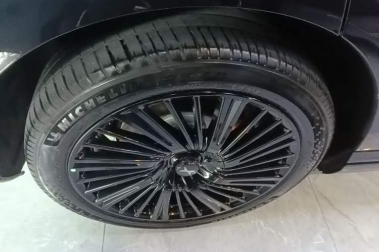 Used XPeng G9 2025 725 with Ultra-Long Range Max Right Rear Wheel Hub