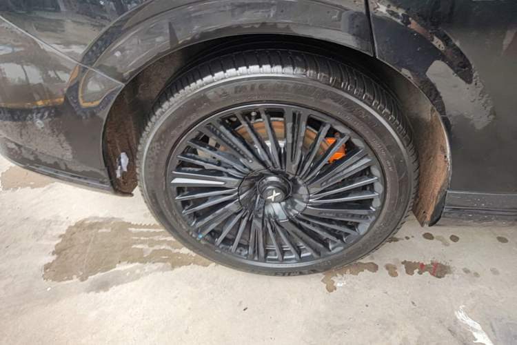 Used XPeng G9 2025 625 Long-Range Max Right Rear Wheel Hub