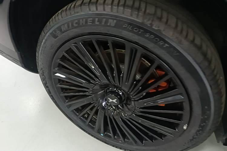 Used XPeng G9 2025 625 Long-Range Max Right Rear Wheel Hub