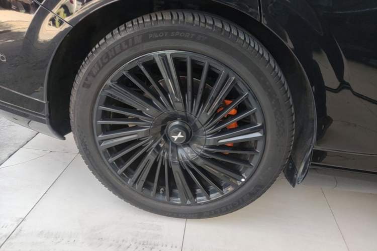 Used XPeng G9 2025 625 Long-Range Max Right Rear Wheel Hub