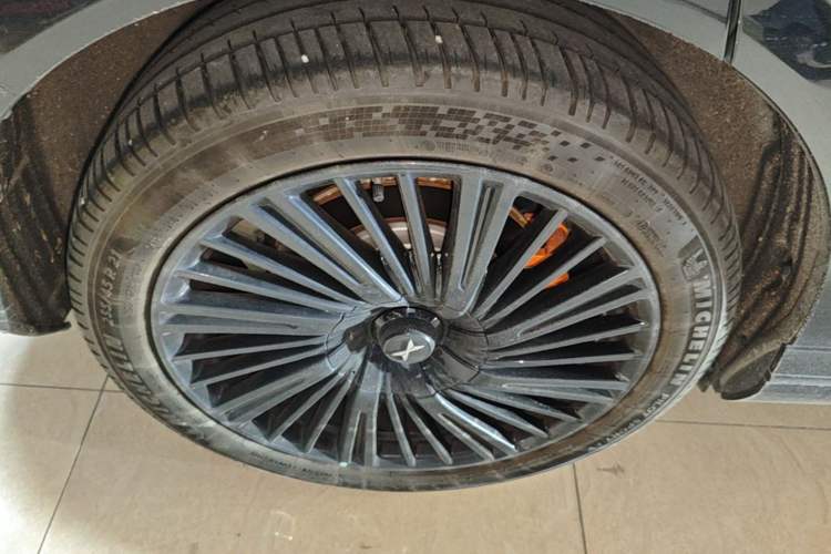 Used XPeng G9 2025 680 Ultra-Long Range All-Wheel Drive Max Right Rear Wheel Hub