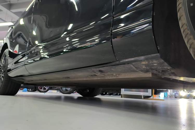 Used XPeng G9 2025 625 Long-Range Max Right Side Sill