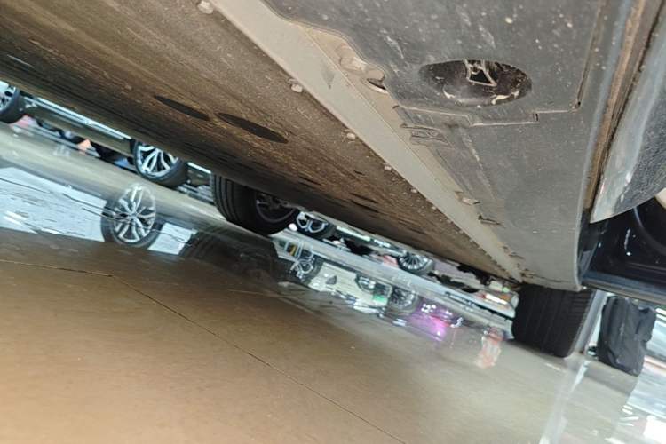 Used XPeng G9 2025 625 Long-Range Max Right Side Sill