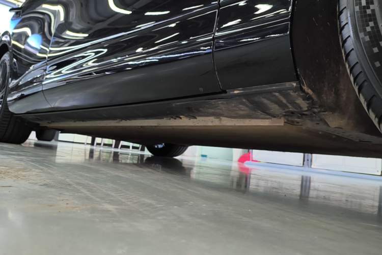 Used XPeng G9 2025 725 with Ultra-Long Range Max Right Side Sill