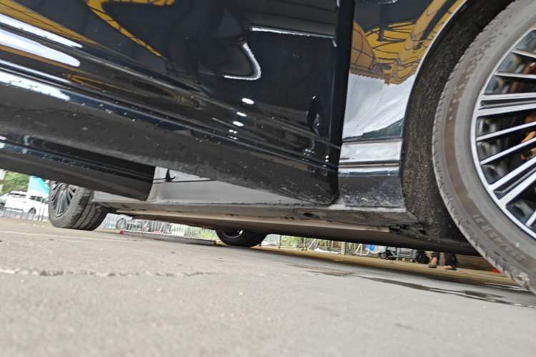 Used XPeng G9 2025 725 with Ultra-Long Range Max Right Side Sill