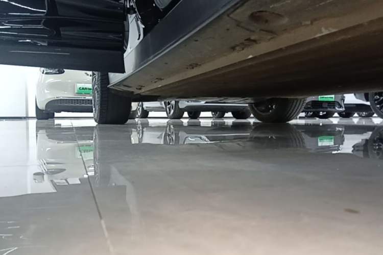 Used XPeng G9 2025 625 Long-Range Max Right Side Sill