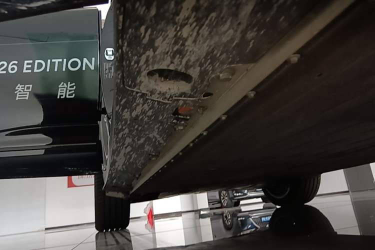 Used XPeng G9 2025 725 with Ultra-Long Range Max Right Side Sill