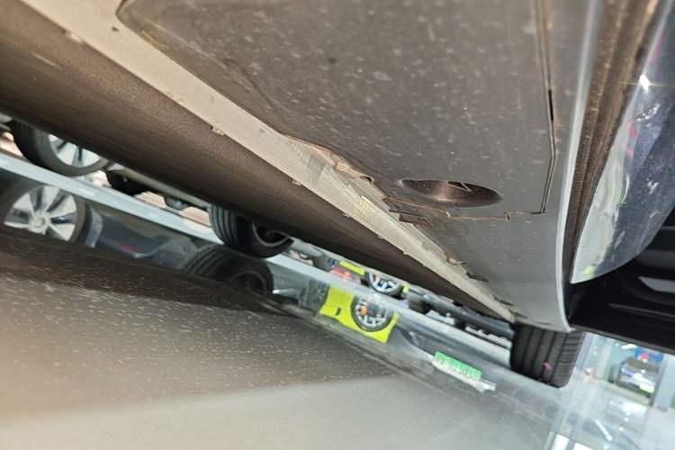 Used XPeng G9 2025 725 with Ultra-Long Range Max Right Side Sill