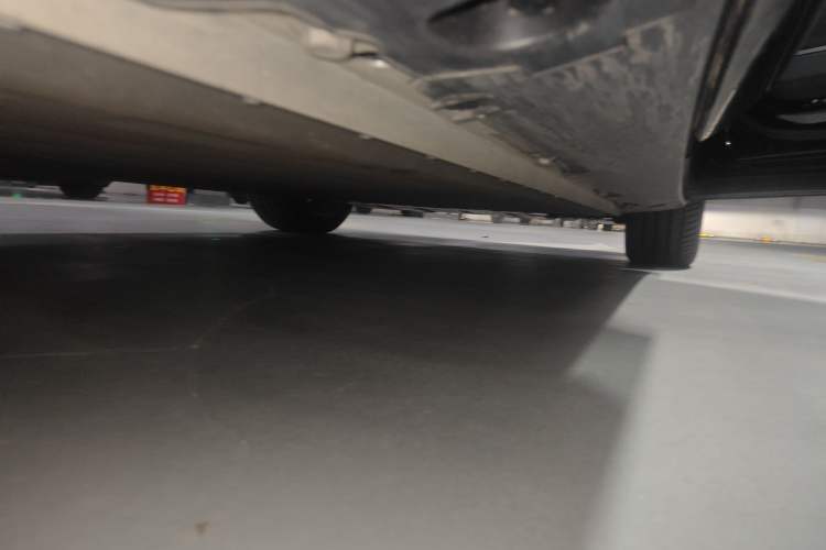 Used XPeng G9 2025 725 with Ultra-Long Range Max Right Side Sill