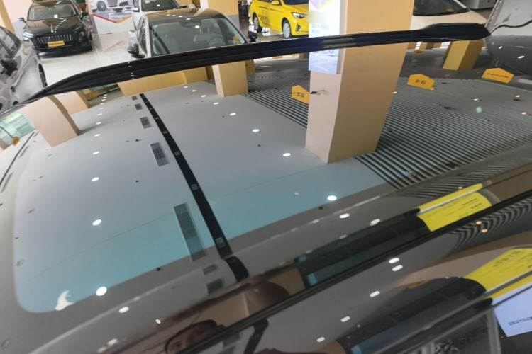 Used XPeng G9 2025 725 with Ultra-Long Range Max Roof