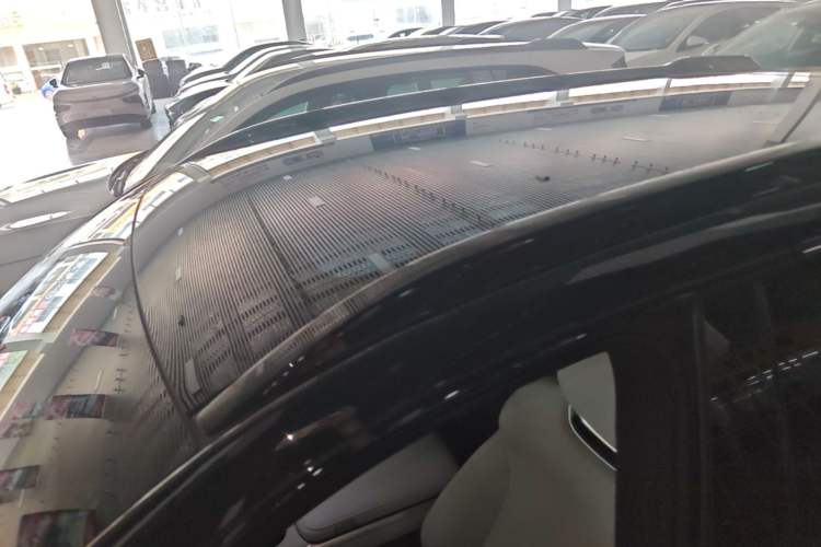 Used XPeng G9 2025 680 Ultra-Long Range All-Wheel Drive Max Roof