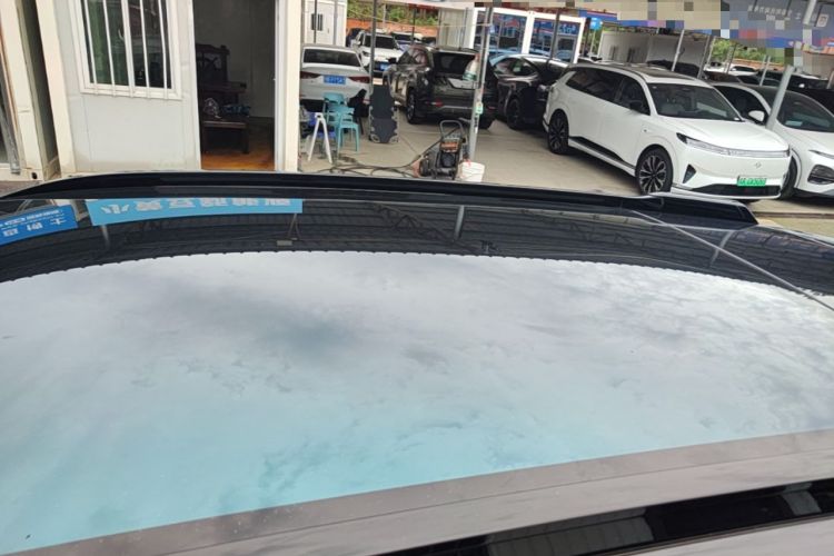 Used XPeng G9 2025 625 Long-Range Max Roof