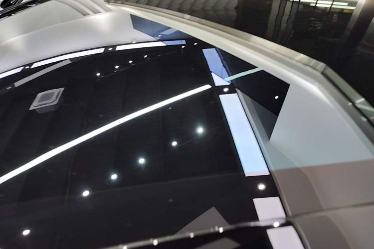 Used XPeng G9 2025 725 with Ultra-Long Range Max Roof