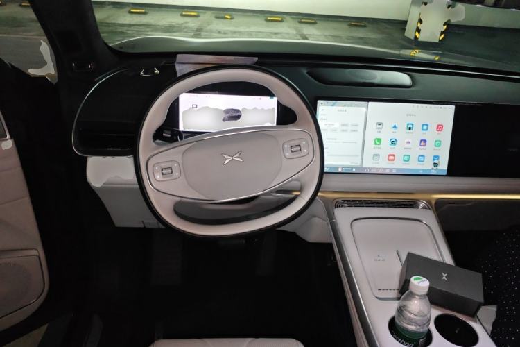 Used XPeng G9 2025 680 Ultra-Long Range All-Wheel Drive Max Steering Wheel
