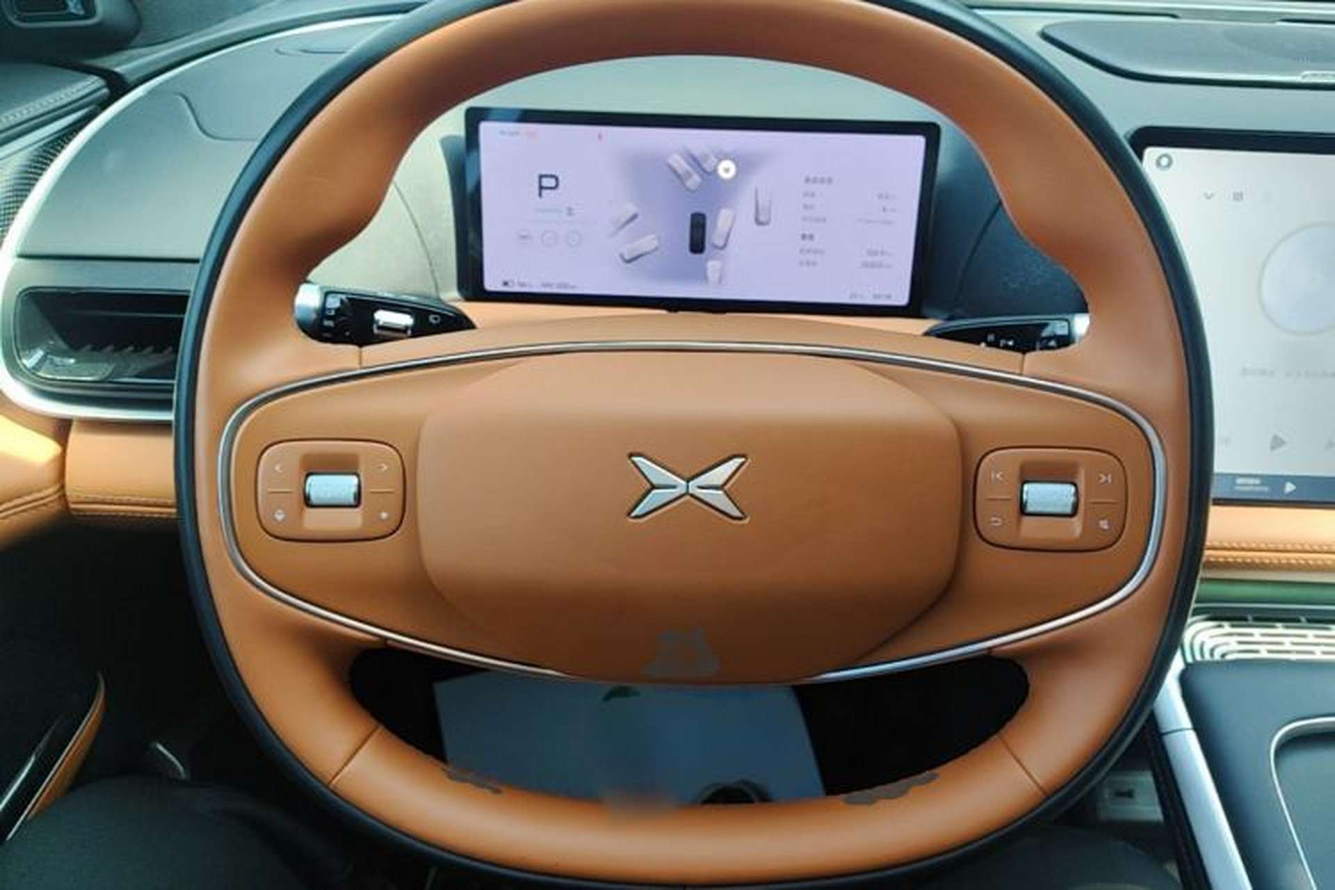 Used XPeng G9 2025 625 Long-Range Max Steering Wheel