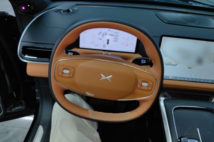 Used XPeng G9 2025 625 Long-Range Max Steering Wheel