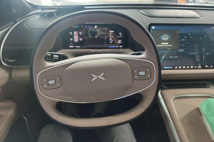 Used XPeng G9 2025 680 Ultra-Long Range All-Wheel Drive Max Steering Wheel