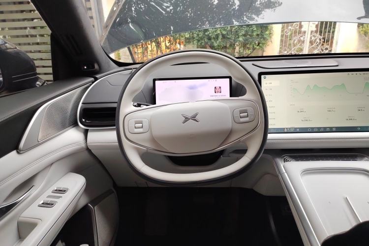 Used XPeng G9 2025 625 Long-Range Max Steering Wheel