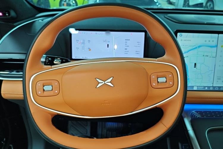 Used XPeng G9 2025 725 with Ultra-Long Range Max Steering Wheel
