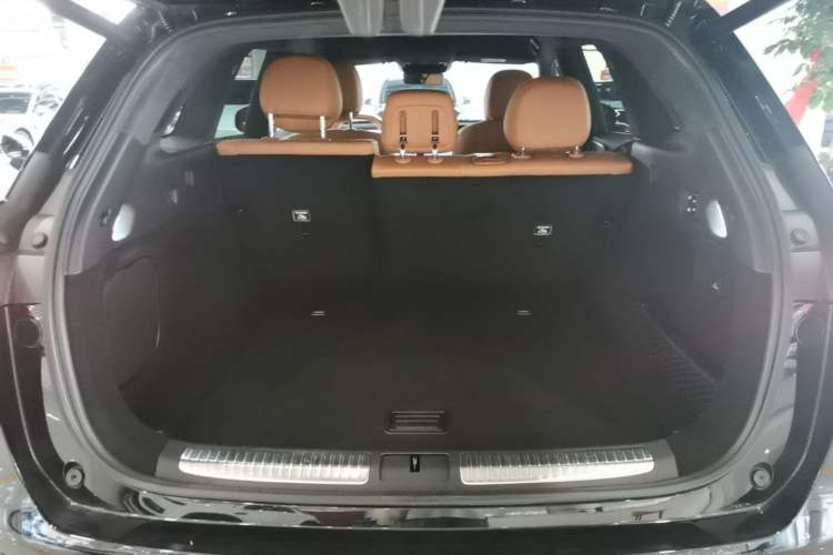 Used XPeng G9 2025 725 with Ultra-Long Range Max Trunk
