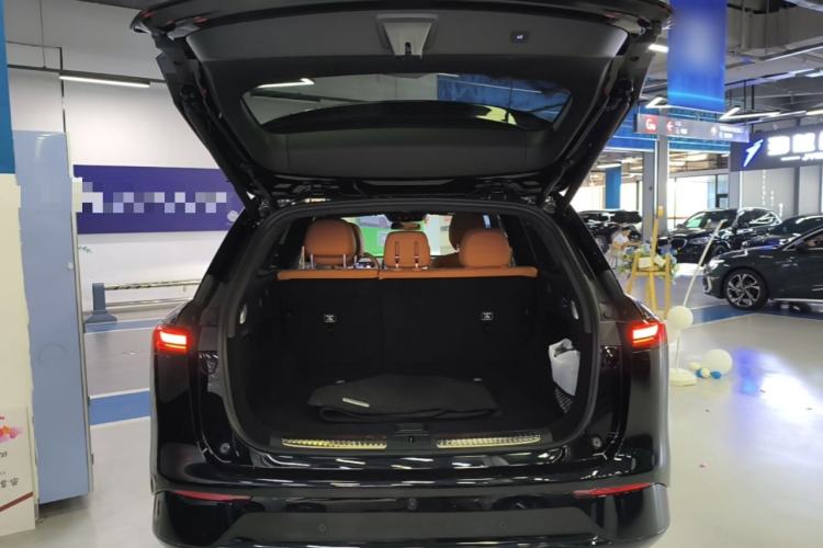 Used XPeng G9 2025 625 Long-Range Max Trunk