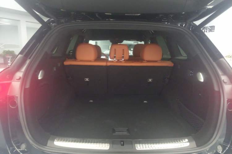Used XPeng G9 2025 625 Long-Range Max Trunk