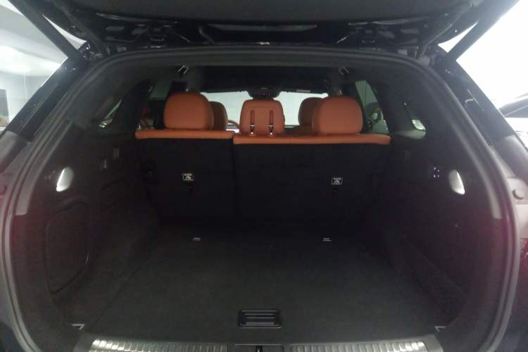 Used XPeng G9 2025 625 Long-Range Max Trunk