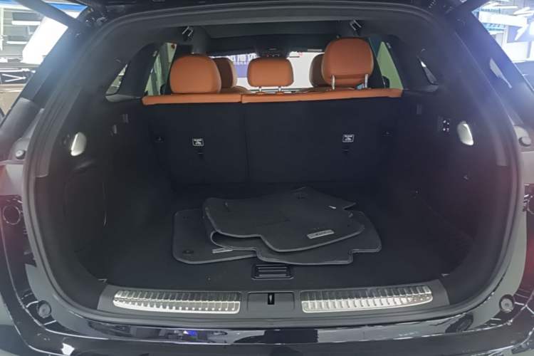 Used XPeng G9 2025 625 Long-Range Max Trunk