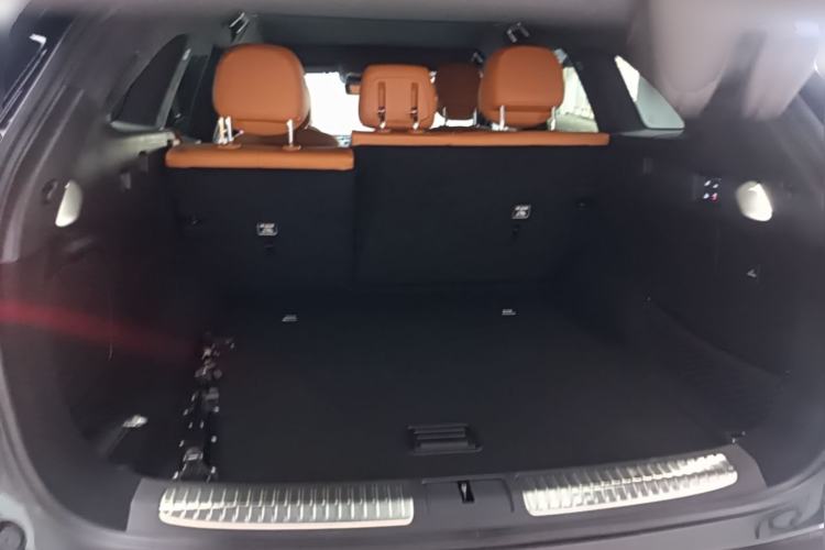 Used XPeng G9 2025 725 with Ultra-Long Range Max Trunk