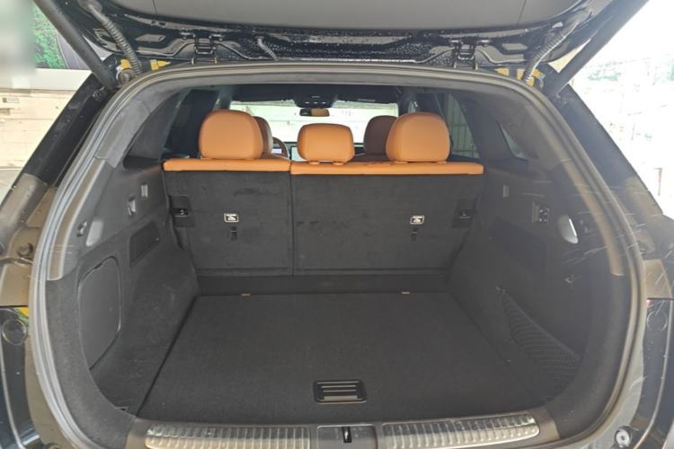 Used XPeng G9 2025 725 with Ultra-Long Range Max Trunk