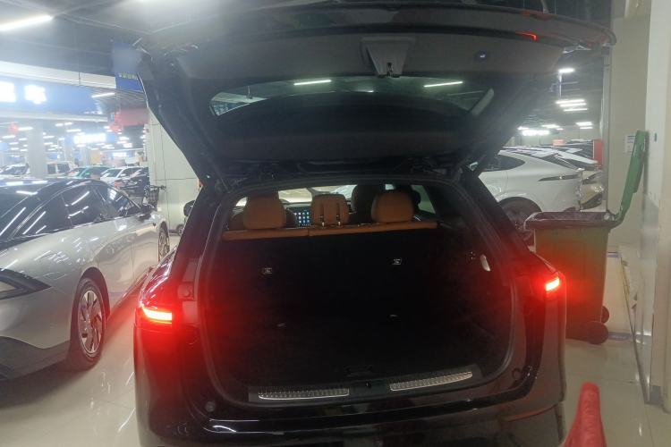 Used XPeng G9 2025 625 Long-Range Max Trunk