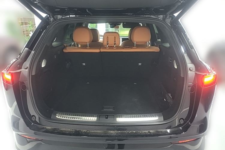 Used XPeng G9 2025 725 with Ultra-Long Range Max Trunk