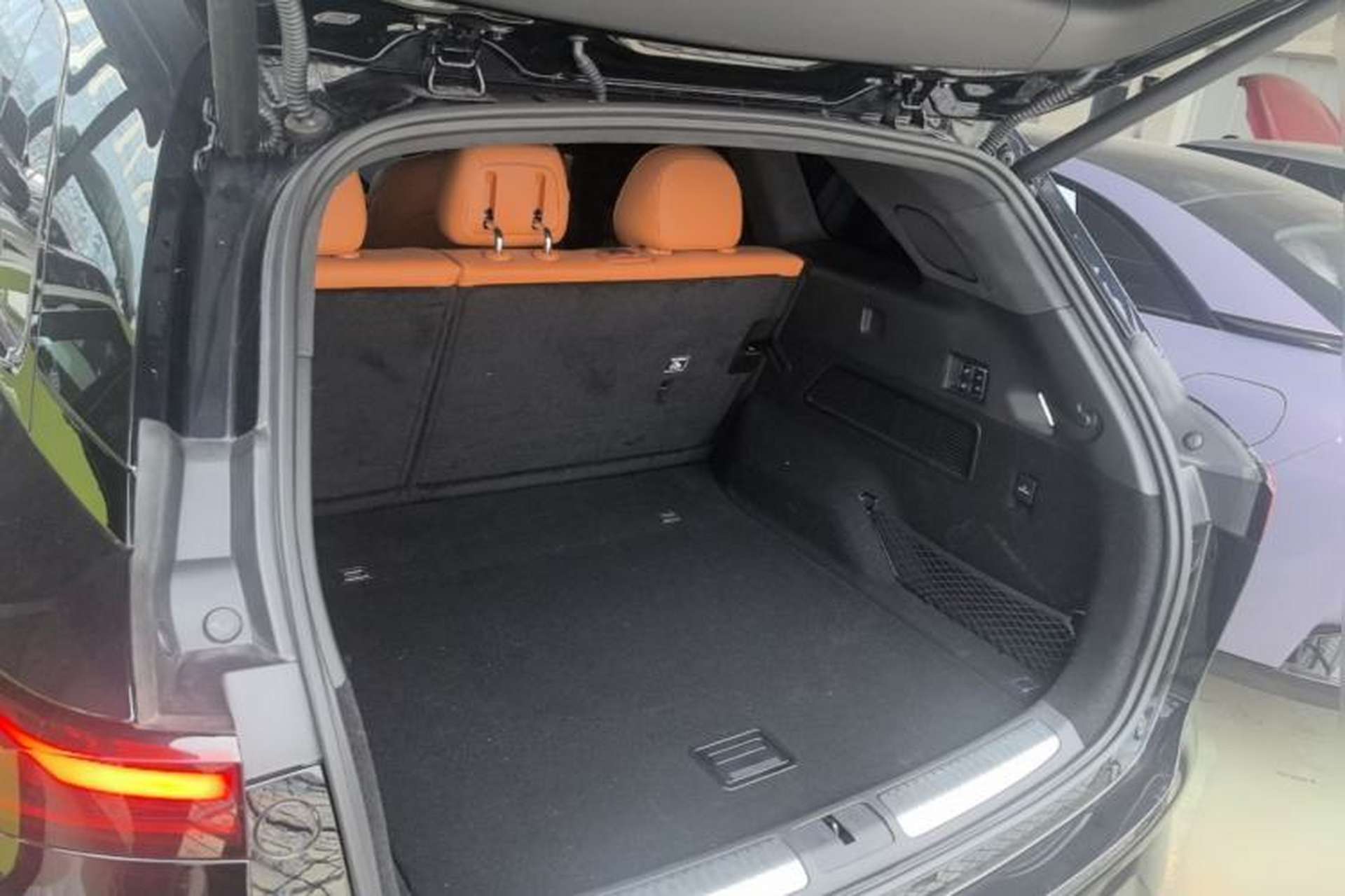 Used XPeng G9 2025 625 Long-Range Max Trunk