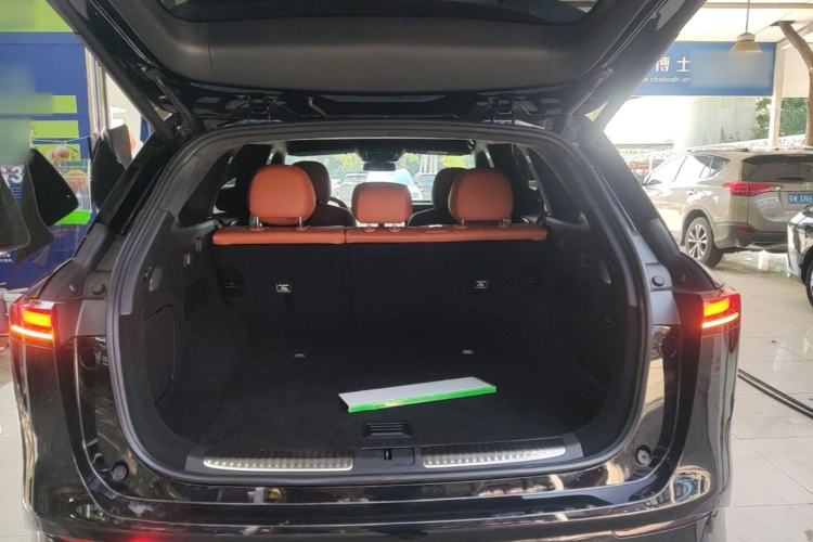 Used XPeng G9 2025 625 Long-Range Max Trunk