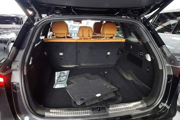 Used XPeng G9 2025 725 with Ultra-Long Range Max Trunk