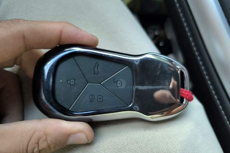 Used XPeng G9 2025 725 with Ultra-Long Range Max Vehicle Key