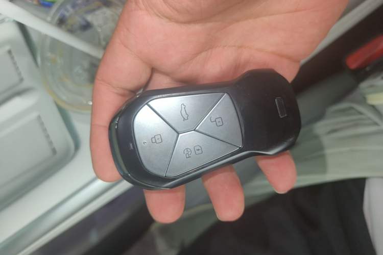 Used XPeng G9 2025 725 with Ultra-Long Range Max Vehicle Key