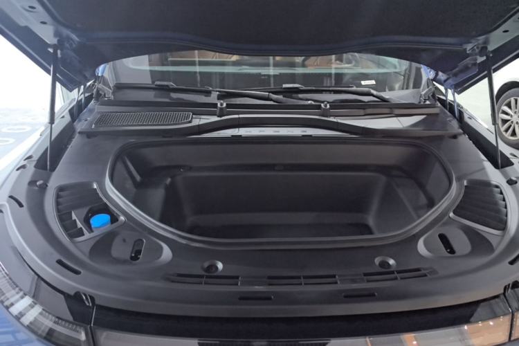 Used XPeng G9 2025 625 Long-Range Max Engine Bay