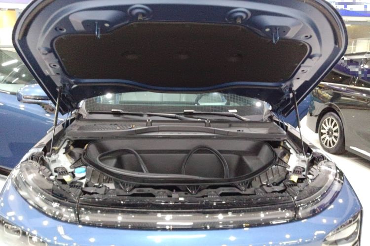 Used XPeng G9 2025 625 Long-Range Max Engine Bay