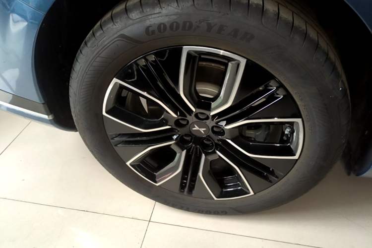 Used XPeng G9 2025 625 Long-Range Max Exterior 5