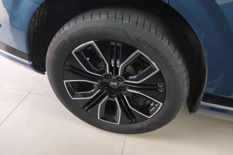 Used XPeng G9 2025 625 Long-Range Max Exterior 5
